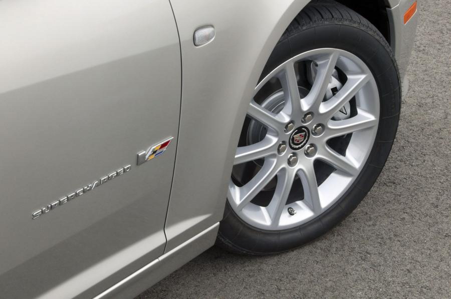  Cadillac STS-V 2006 года  (фото 33 из 44)
